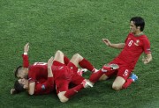 Португалия - Нидерланды на чемпионате по футболу Евро 2012, 17 июня 2012 (84xHQ) B97557201606751