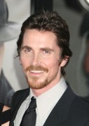 Кристиан Бэйл (Christian Bale) 2009-06-23 At Public Enemies Premiere in LA - 184xHQ Ae77c8207598885