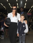 Виктория, Ромео Бекхэм (Victoria, Romeo, Beckham) Arriving in London from Paris via Eurostar, 23.07.2012 - 20xHQ D28045207641041